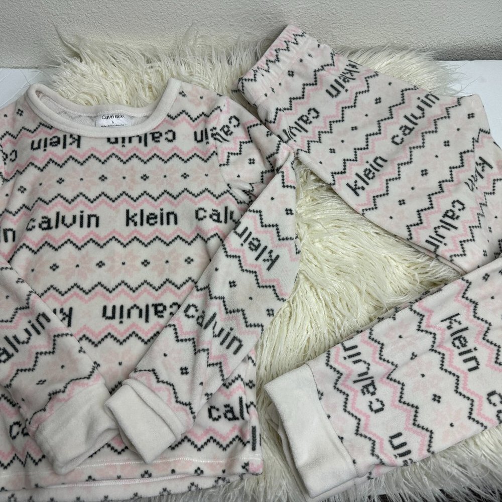 Calvin Klein Worm Soft Girls Pajama Size 6
